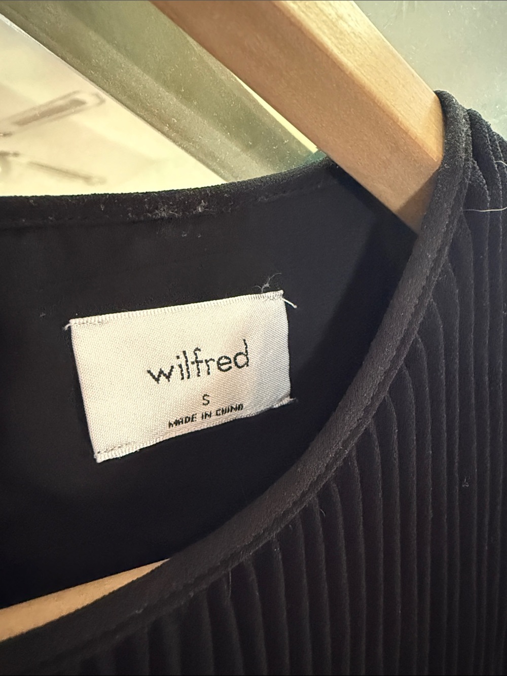 Wilfred Black Pleated Long Sleeve Dress - Picture 3 of 4